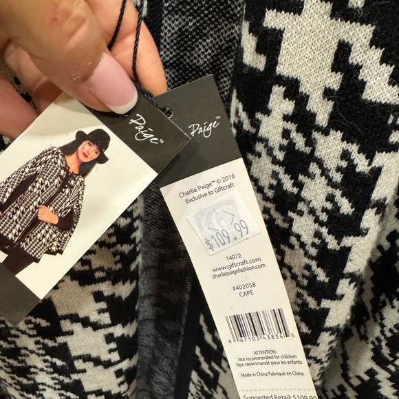 Chic Houndstooth Cape - Picture 8 of 10